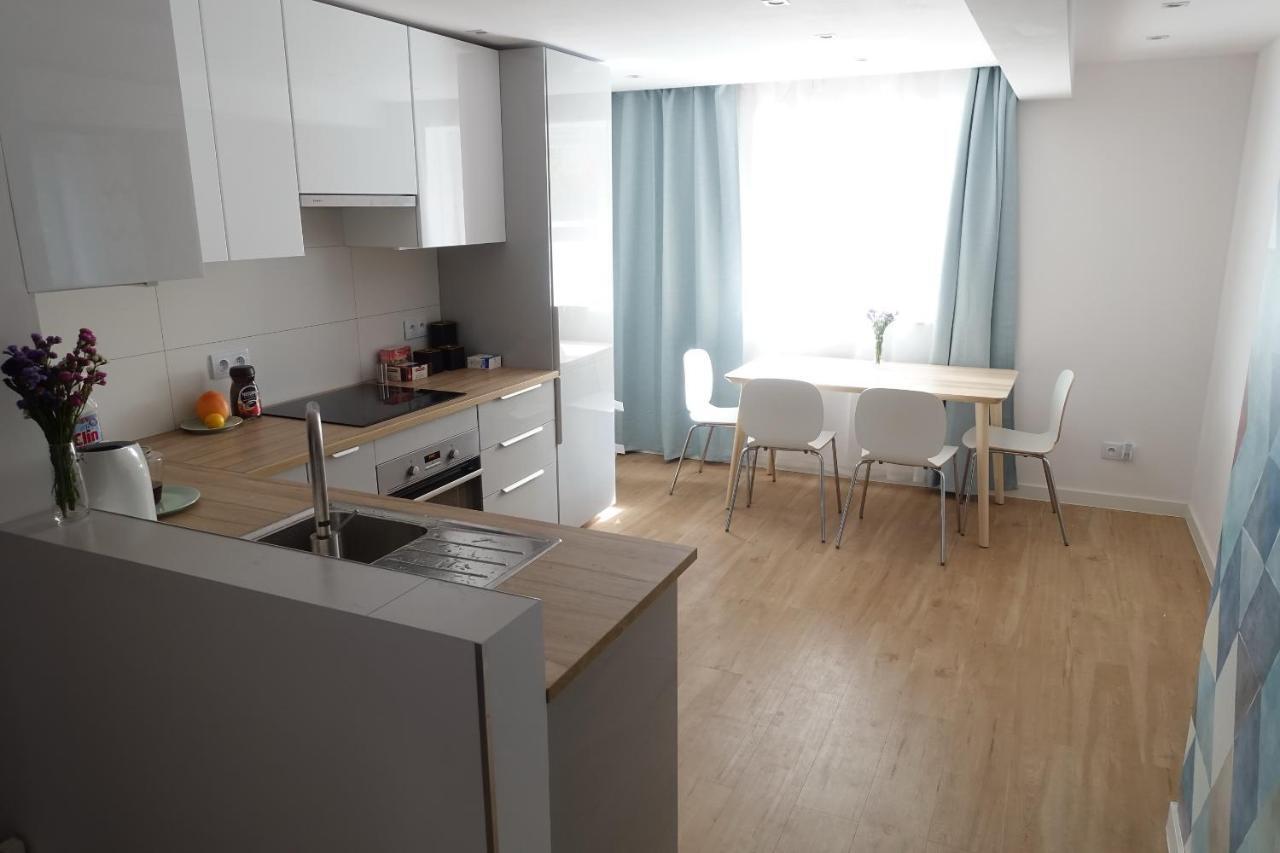 Three Rooms Apartment Krakau Buitenkant foto